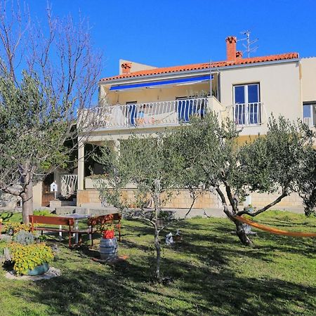 Apartments With A Parking Space Kastel Gomilica, Kastela - 19248 Luaran gambar